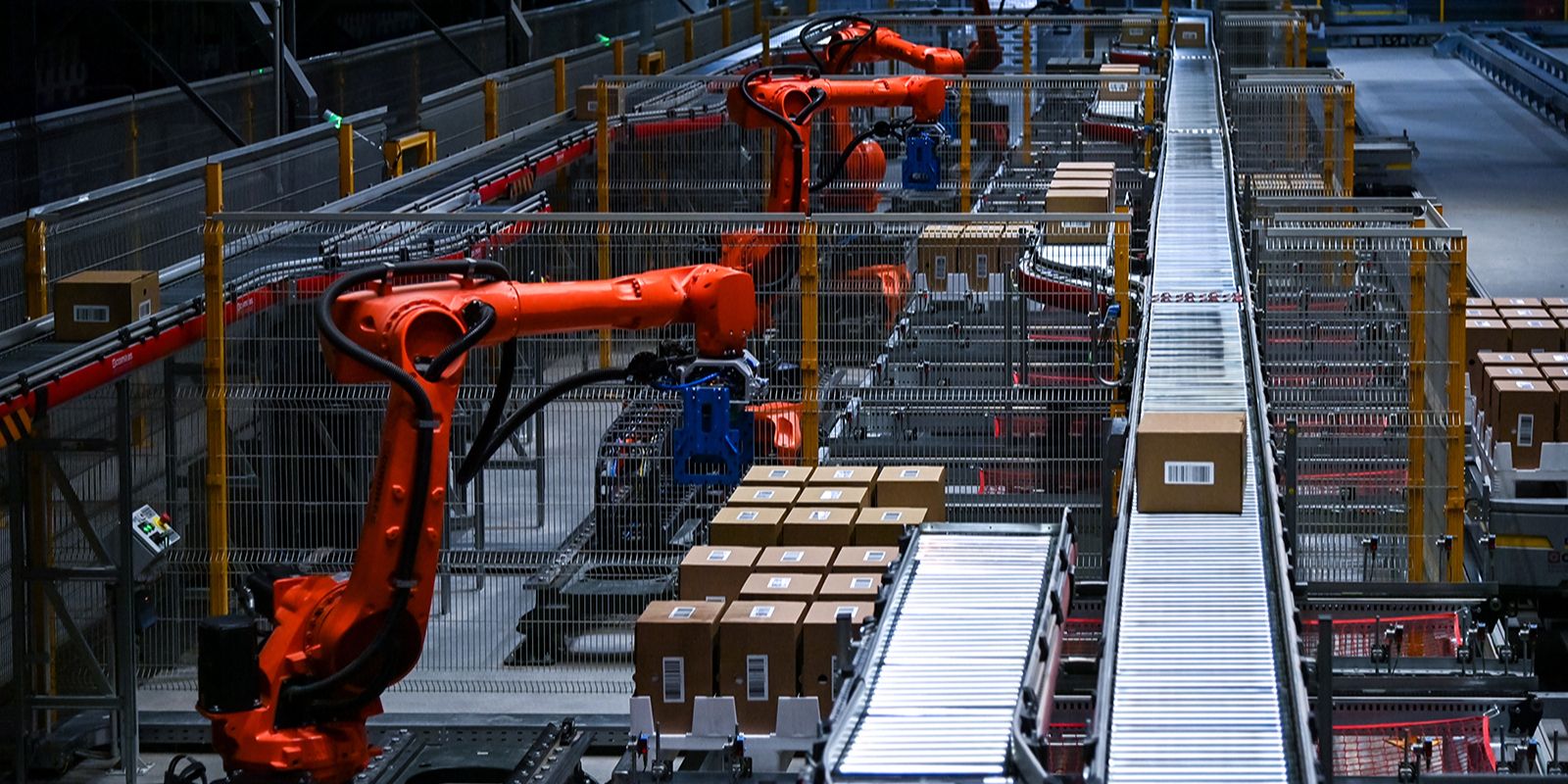 Почти 400 рабочих мест создано в крупнейшем роботизированном архиве в ТиНАО
